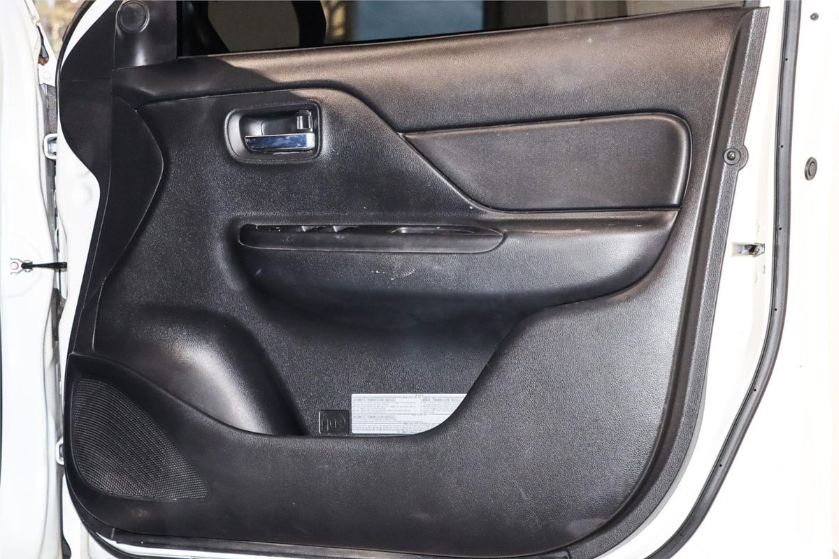2019 Mitsubishi Triton GLX+ MR 4X4