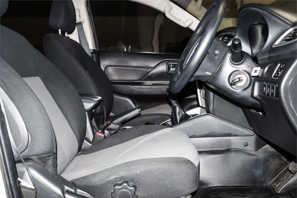 2019 Mitsubishi Triton GLX+ MR 4X4