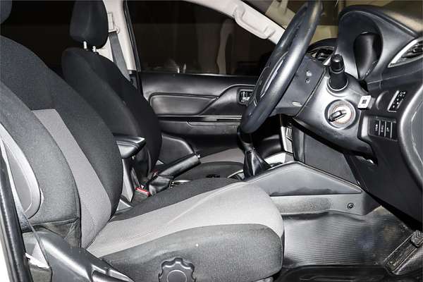 2019 Mitsubishi Triton GLX+ MR 4X4
