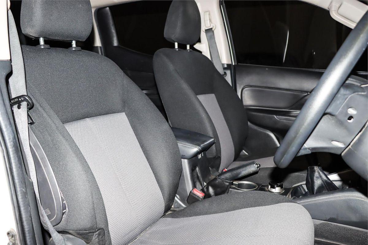 2019 Mitsubishi Triton GLX+ MR 4X4