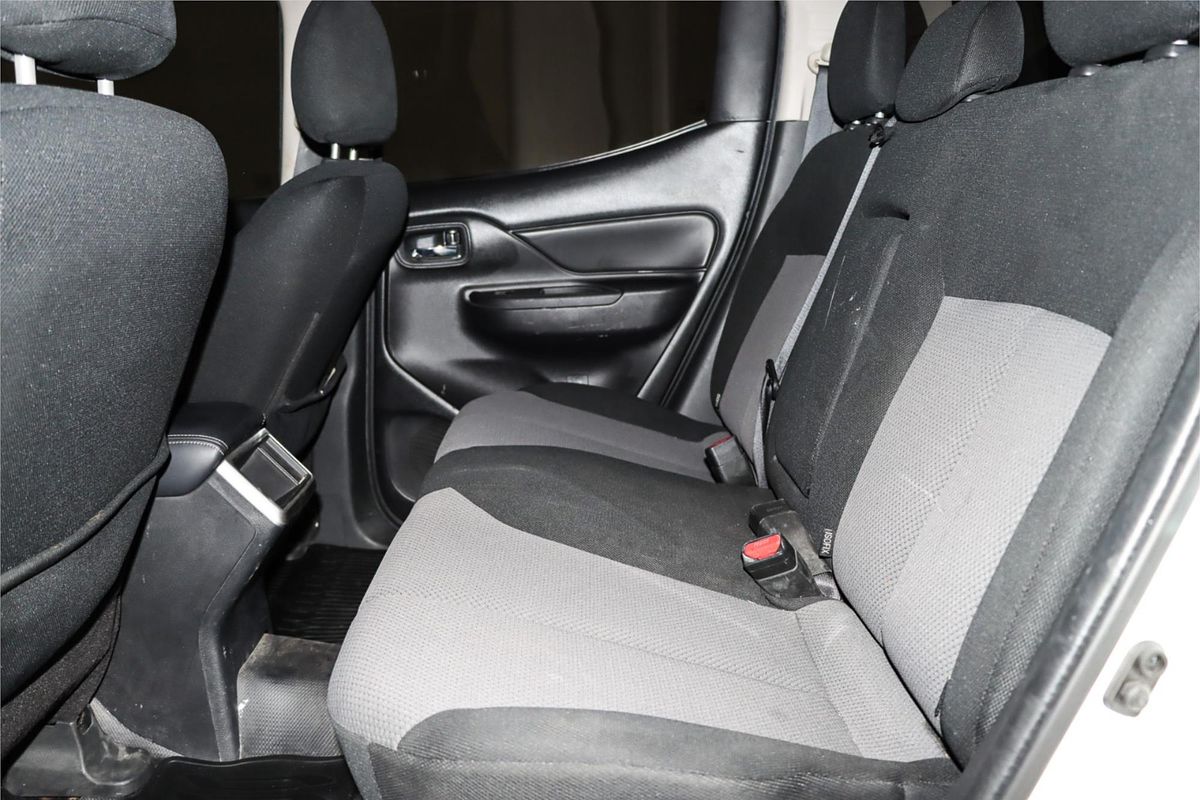 2019 Mitsubishi Triton GLX+ MR 4X4