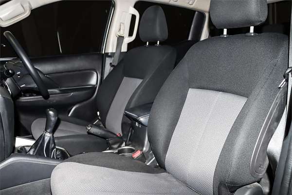 2019 Mitsubishi Triton GLX+ MR 4X4