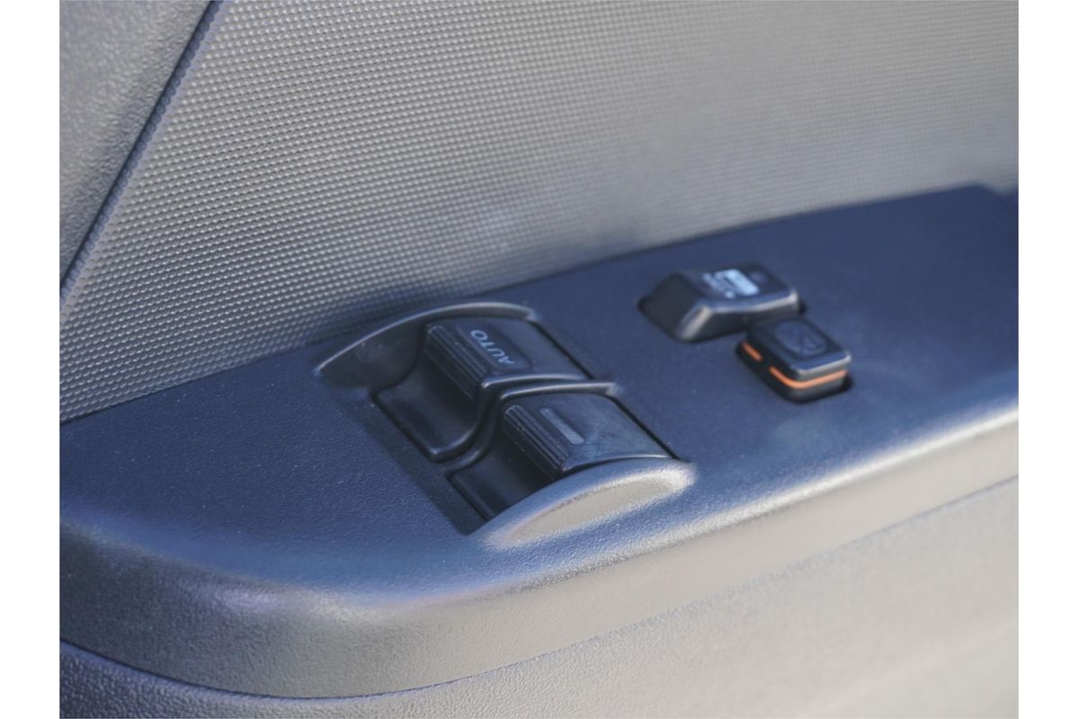 2014 Toyota Hiace Commuter KDH223R