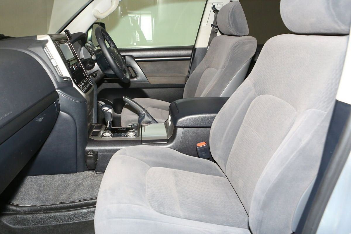 2017 Toyota Landcruiser GXL VDJ200R
