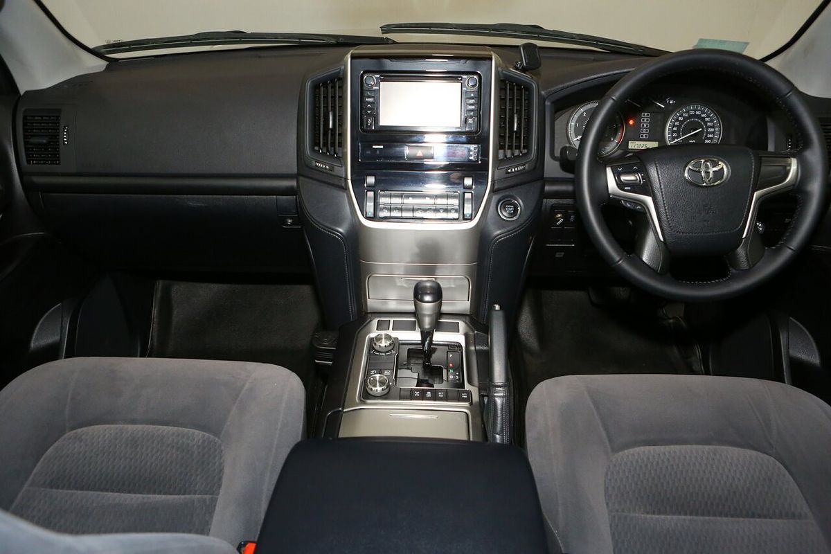 2017 Toyota Landcruiser GXL VDJ200R