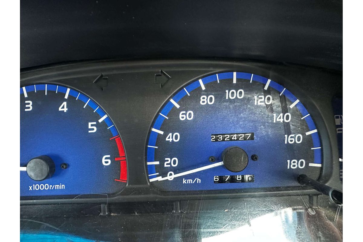 2004 Toyota Hilux RZN149R Rear Wheel Drive