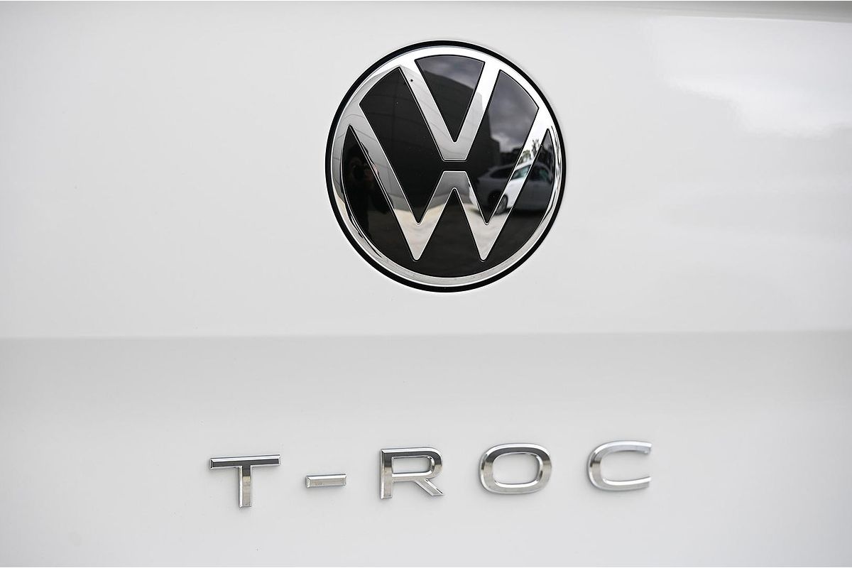 2025 Volkswagen T-Roc 140TSI R-Line D11