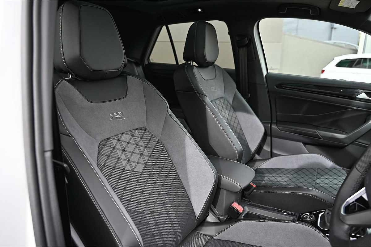 2025 Volkswagen T-Roc 140TSI R-Line D11