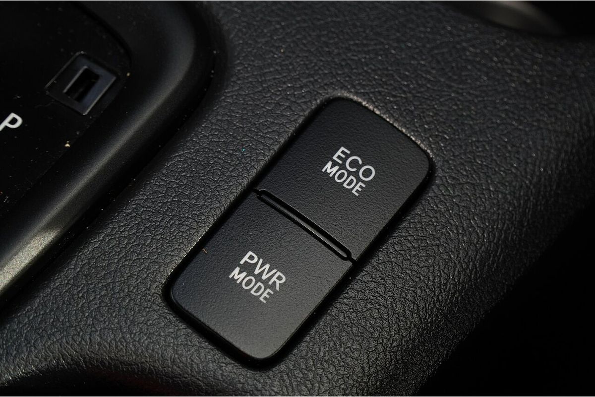 2019 Toyota Hilux SR GUN126R 4X4