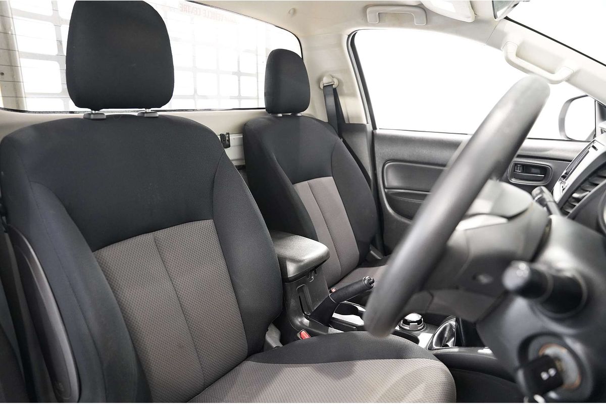 2019 Mitsubishi Triton GLX MR 4X4