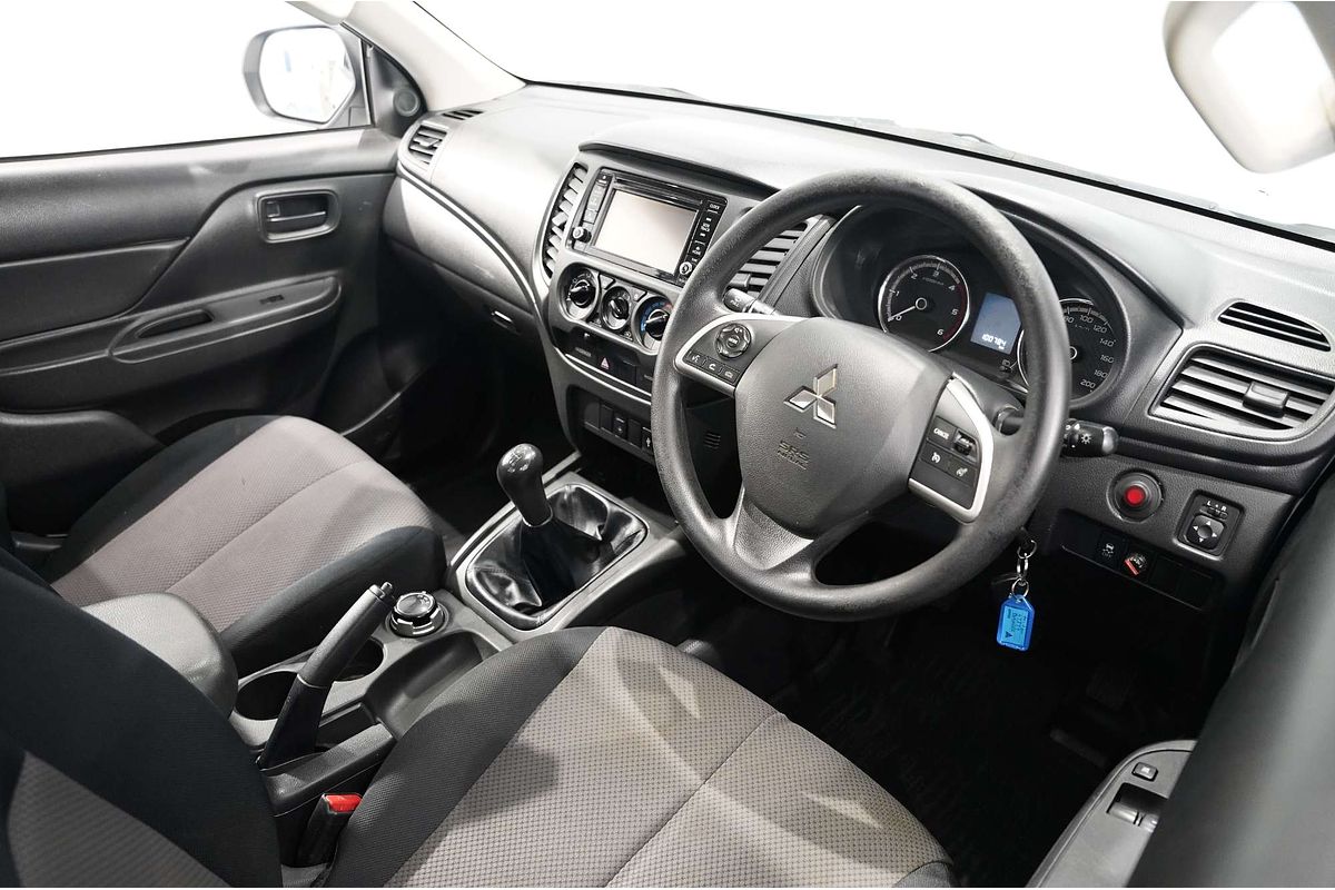 2019 Mitsubishi Triton GLX MR 4X4