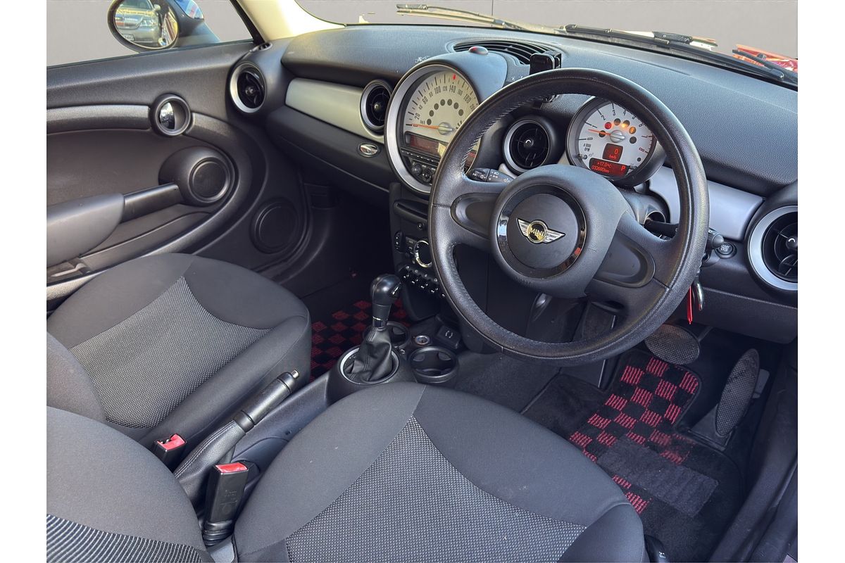 2013 MINI COOPER
