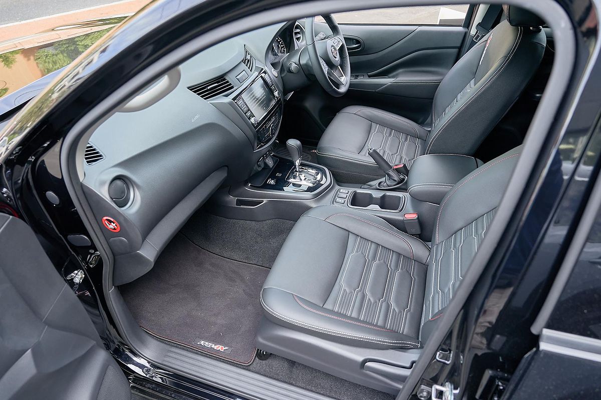 2025 Nissan Navara PRO-4X D23 4X4