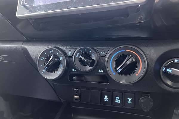 2019 Toyota Hilux SR GUN126R 4X4