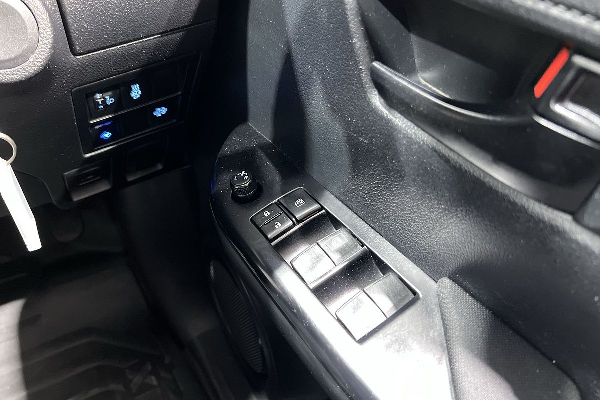 2019 Toyota Hilux SR GUN126R 4X4