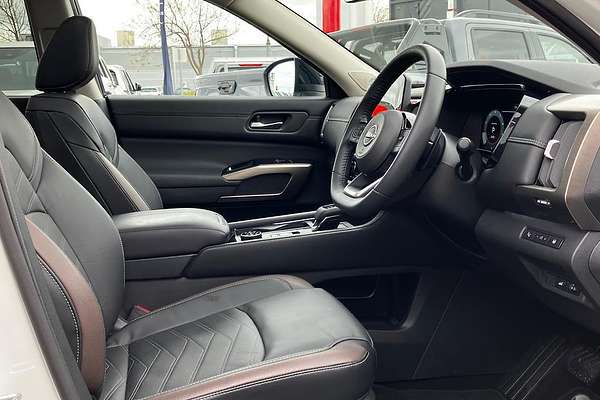 2024 Nissan Pathfinder Ti-L R53