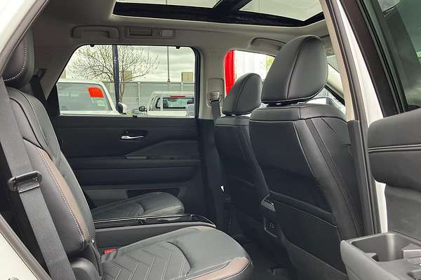 2024 Nissan Pathfinder Ti-L R53