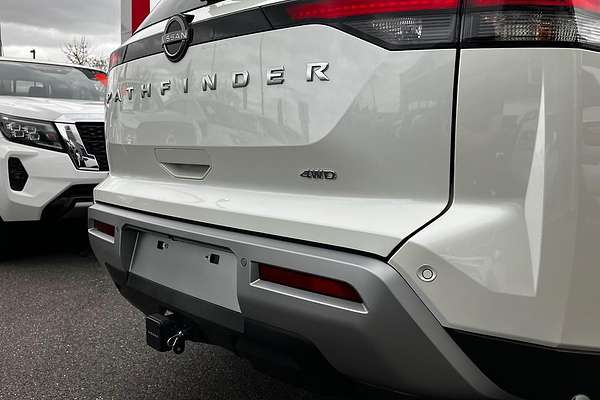 2024 Nissan Pathfinder Ti-L R53