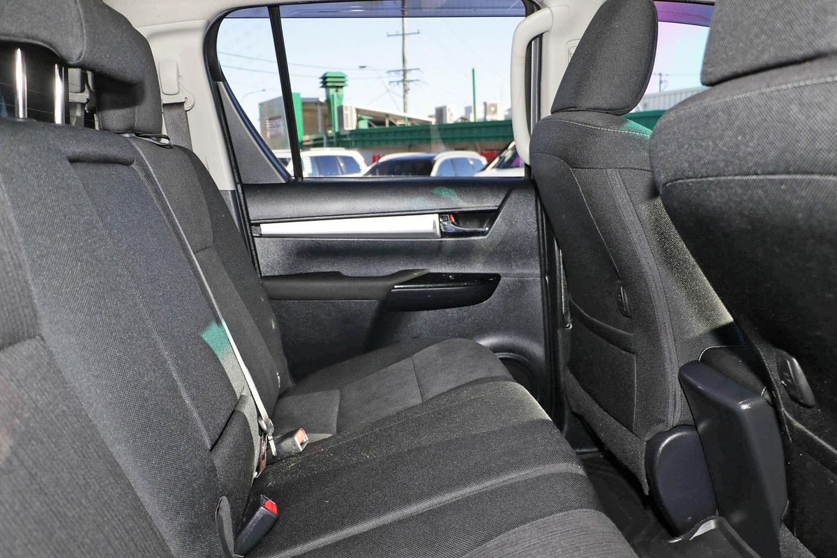2016 Toyota Hilux SR GUN126R 4X4