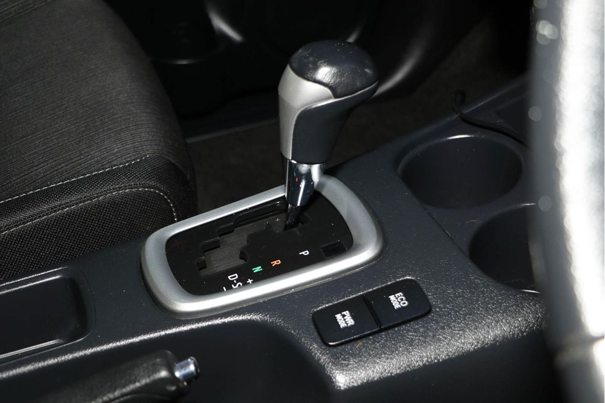 2016 Toyota Hilux SR GUN126R 4X4