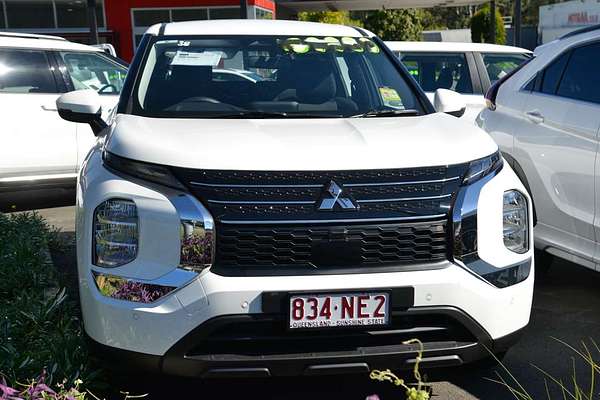 2024 Mitsubishi Outlander ES ZM