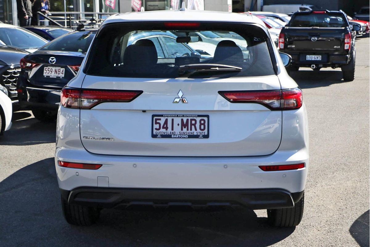 2025 Mitsubishi Outlander ES ZM