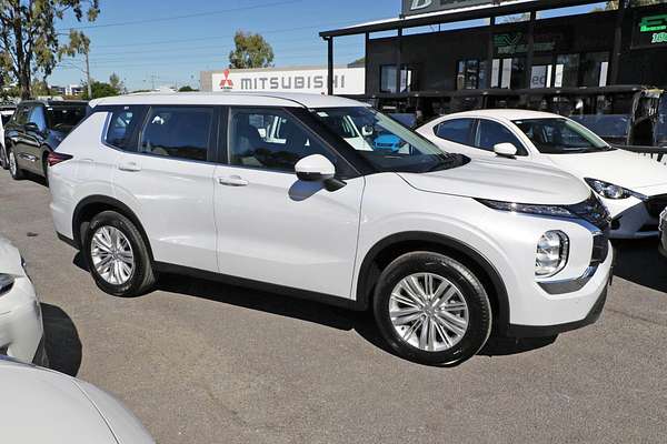 2025 Mitsubishi Outlander ES ZM