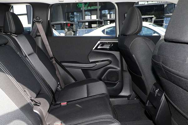 2025 Mitsubishi Outlander ES ZM