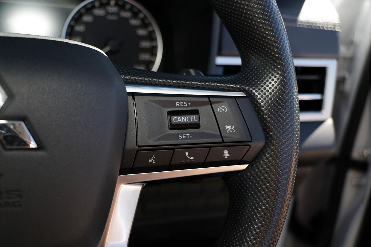 2025 Mitsubishi Outlander ES ZM