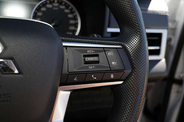 2025 Mitsubishi Outlander ES ZM