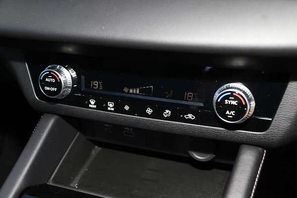 2025 Mitsubishi Outlander ES ZM