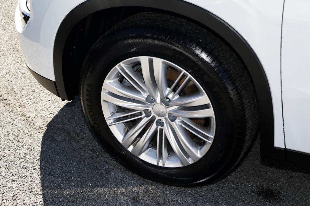 2025 Mitsubishi Outlander ES ZM
