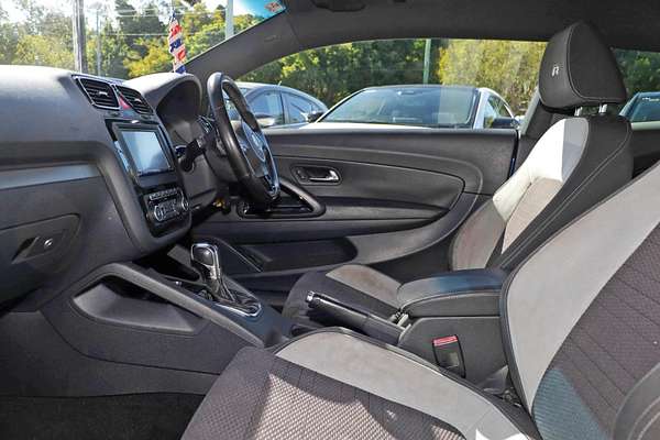 2011 Volkswagen Scirocco R 1S