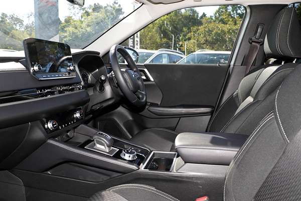 2024 Mitsubishi Outlander LS ZM