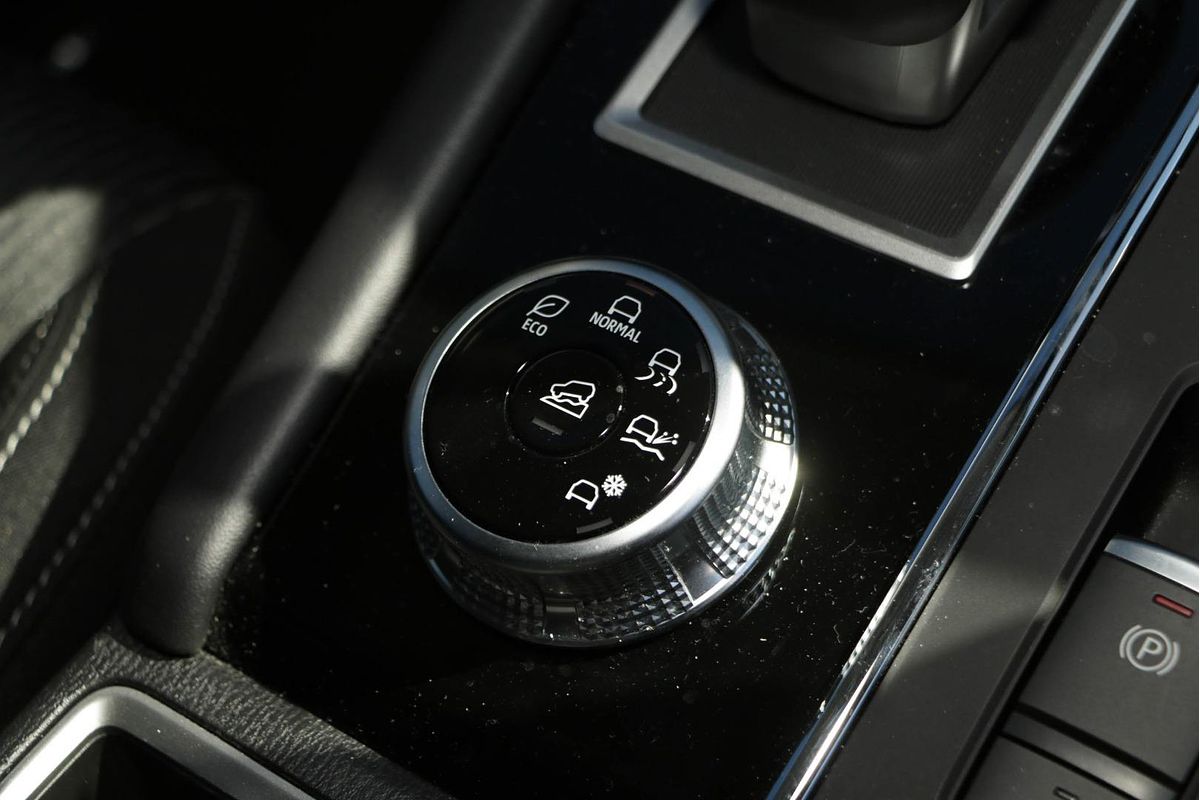2024 Mitsubishi Outlander LS ZM