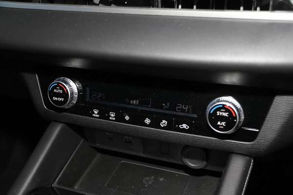 2024 Mitsubishi Outlander LS ZM