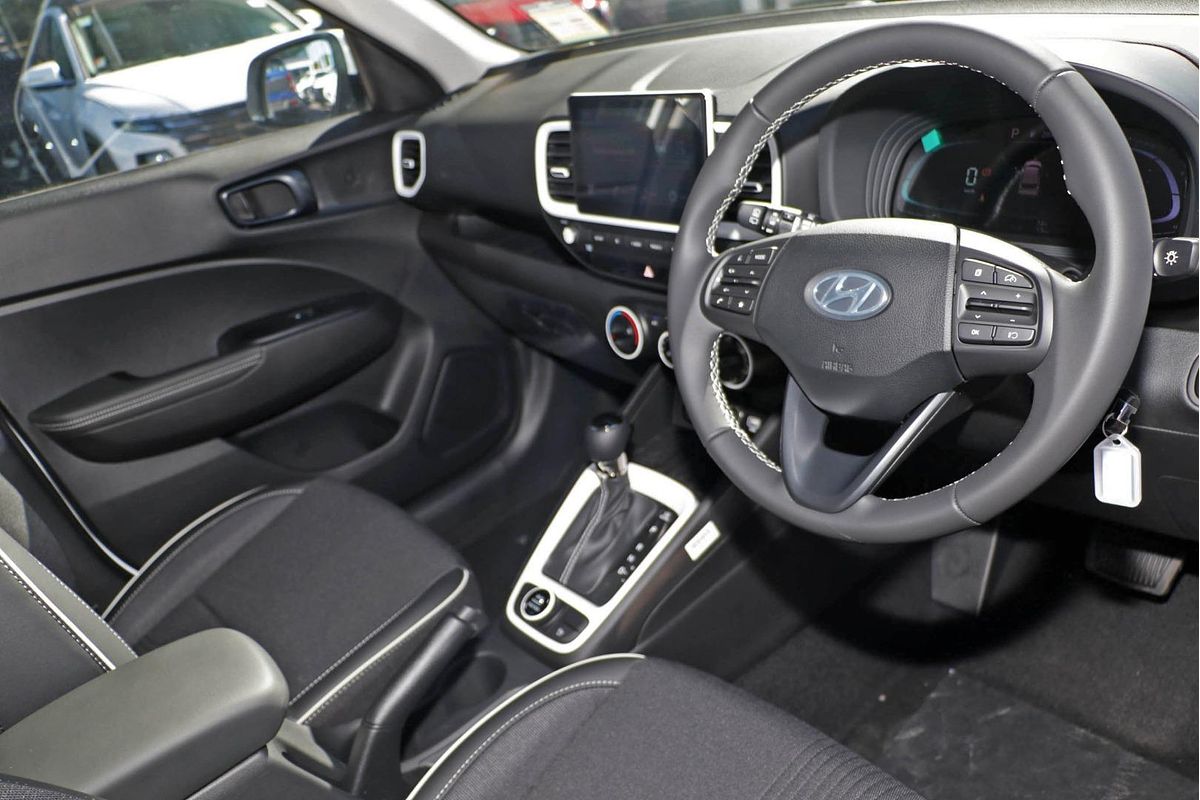 2025 Hyundai Venue Active QX.V5