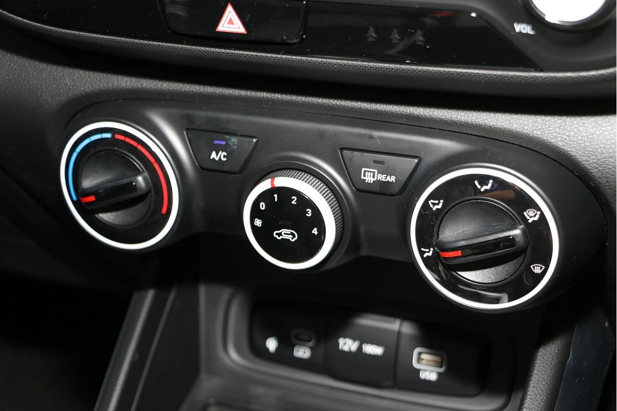 2025 Hyundai Venue Active QX.V5