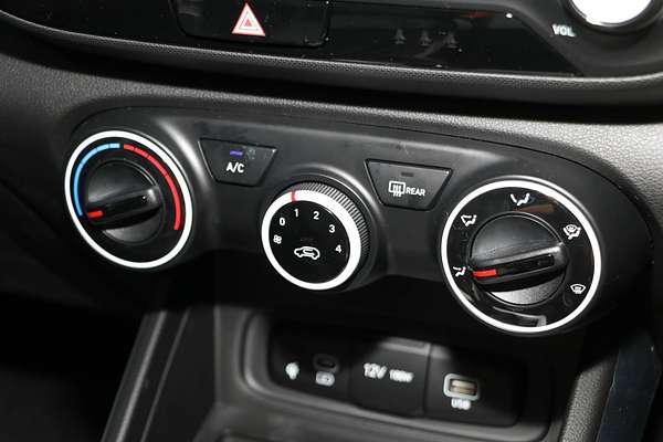 2025 Hyundai Venue Active QX.V5