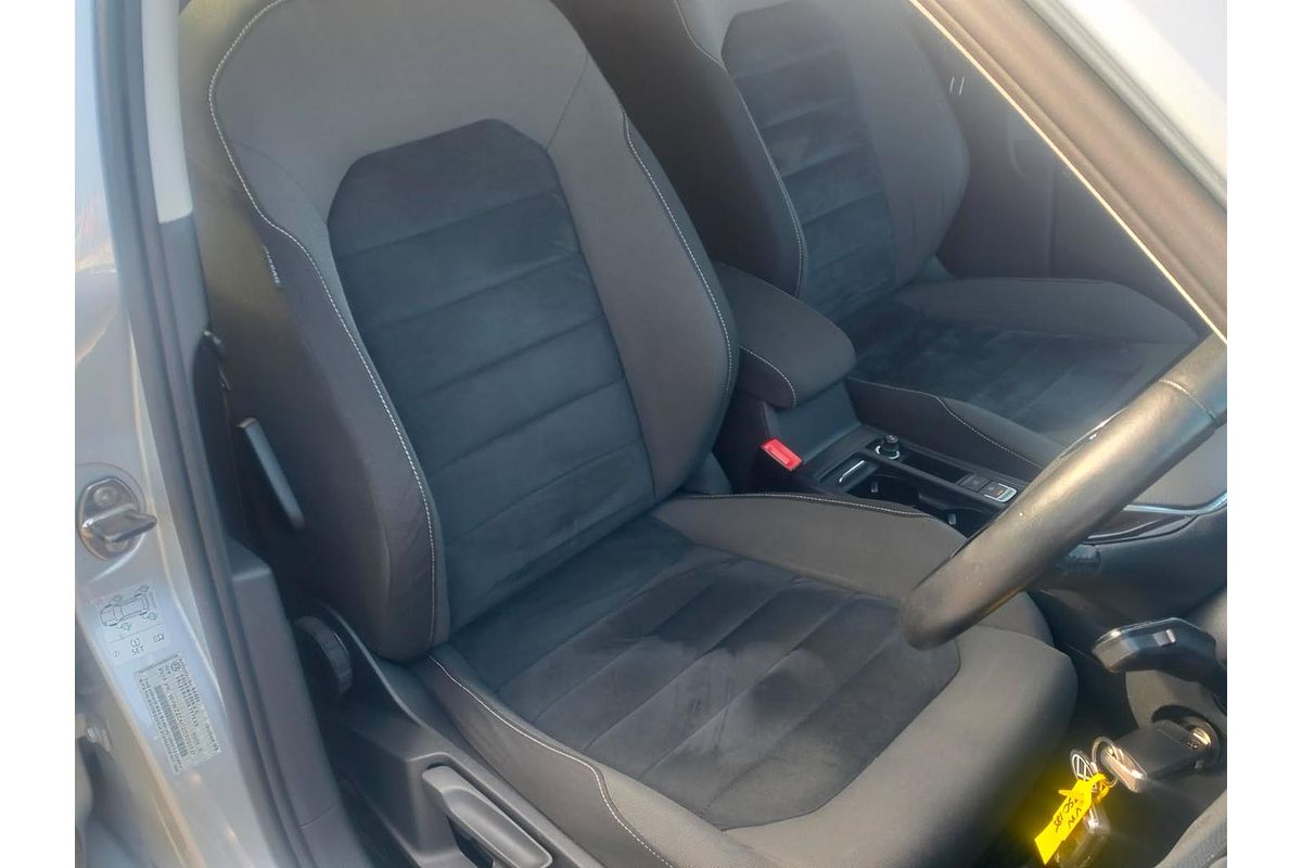 2013 Volkswagen Golf 103TSI Highline 7