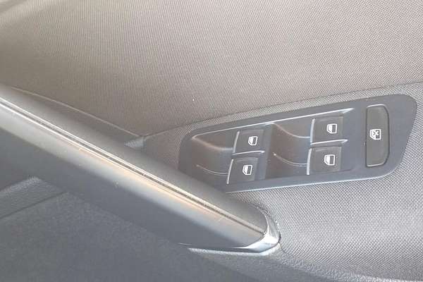 2013 Volkswagen Golf 103TSI Highline 7