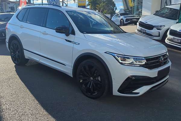 2024 Volkswagen Tiguan Wolfsburg Edition Allspace 5N
