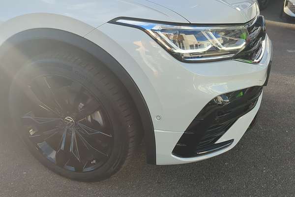 2024 Volkswagen Tiguan Wolfsburg Edition Allspace 5N