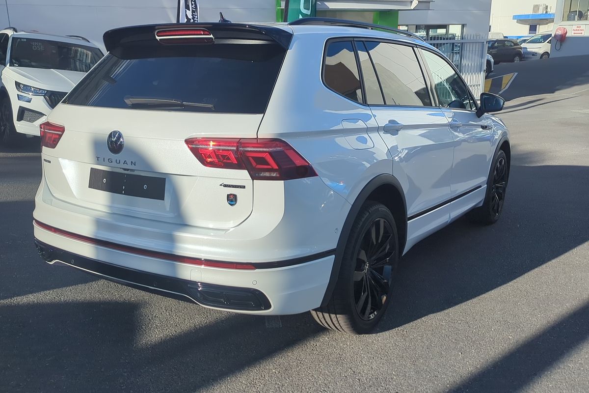 2024 Volkswagen Tiguan Wolfsburg Edition Allspace 5N