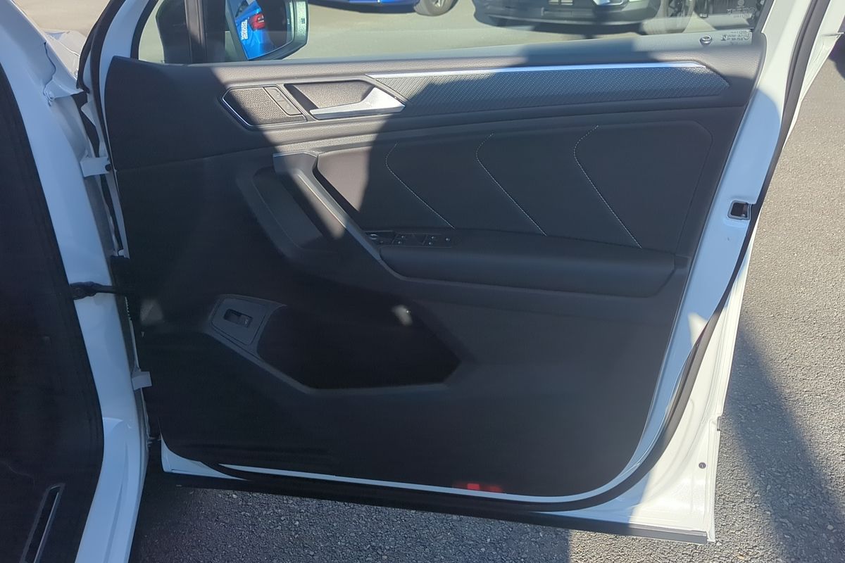 2024 Volkswagen Tiguan Wolfsburg Edition Allspace 5N