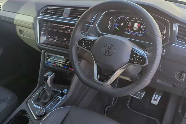 2024 Volkswagen Tiguan Wolfsburg Edition Allspace 5N