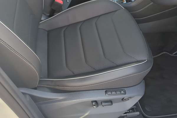 2024 Volkswagen Tiguan Wolfsburg Edition Allspace 5N