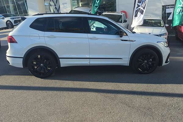 2024 Volkswagen Tiguan Wolfsburg Edition Allspace 5N