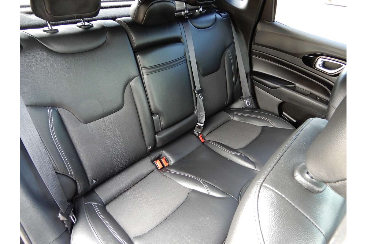 2023 Jeep Compass Night Eagle M6