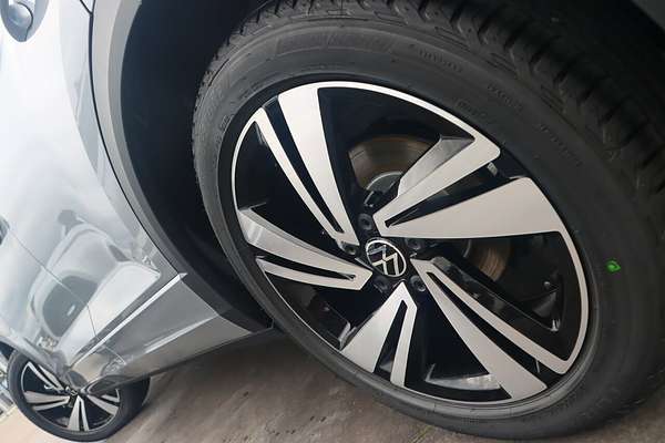 2025 Volkswagen T-Roc 140TSI R-Line D11